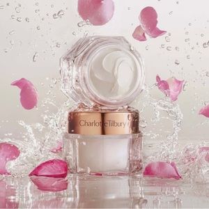 Charlotte Tilbury Magic Cream Moisturizer with Hyaluronic Acid